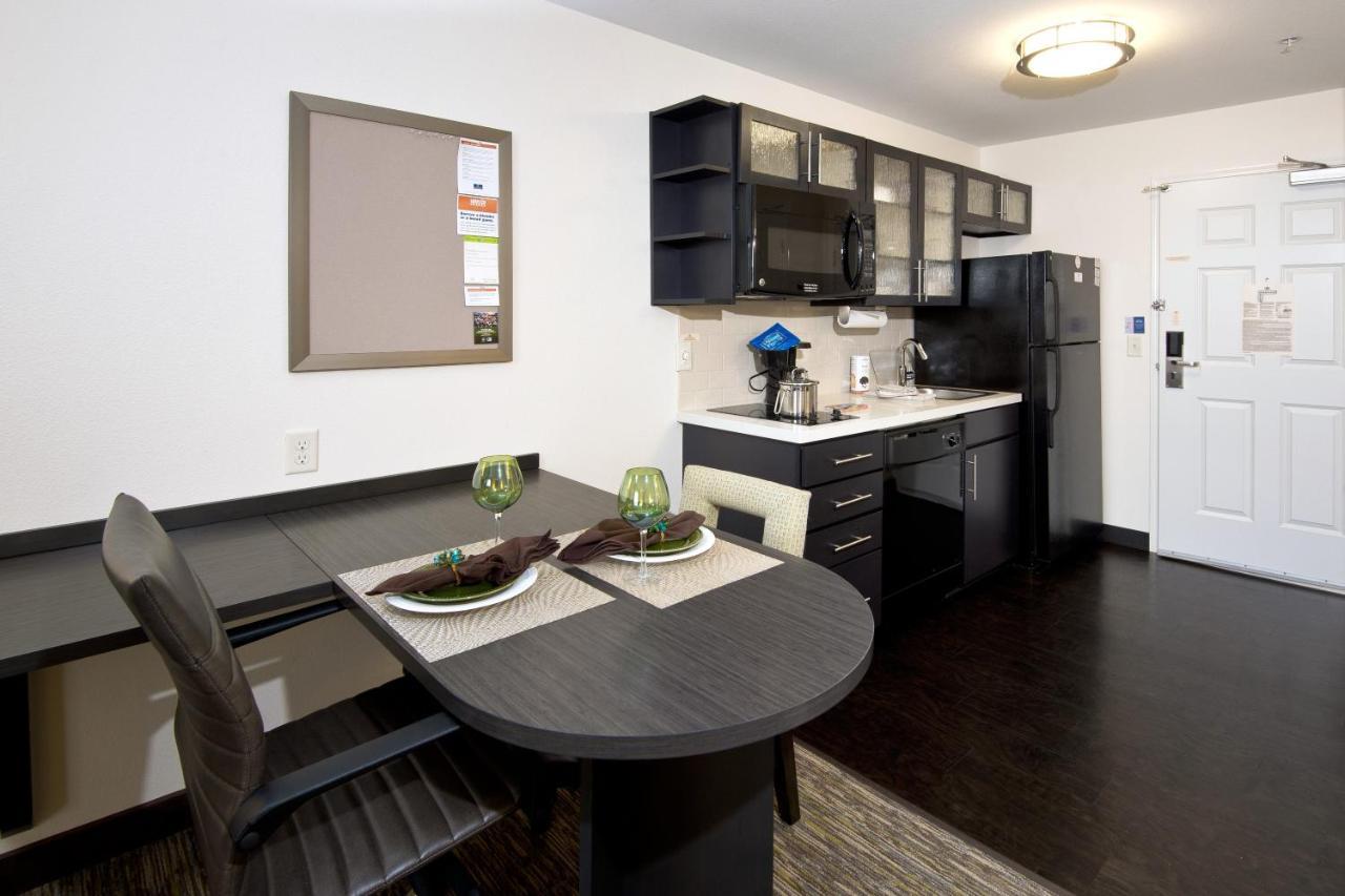 Candlewood Suites Greeley By Ihg Bagian luar foto